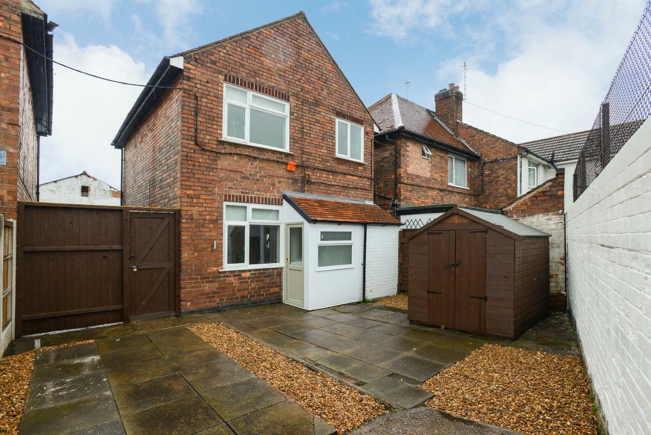 Cosy House In The Heart Of Beeston With Free Parking And Wifi Villa Nottingham Bagian luar foto