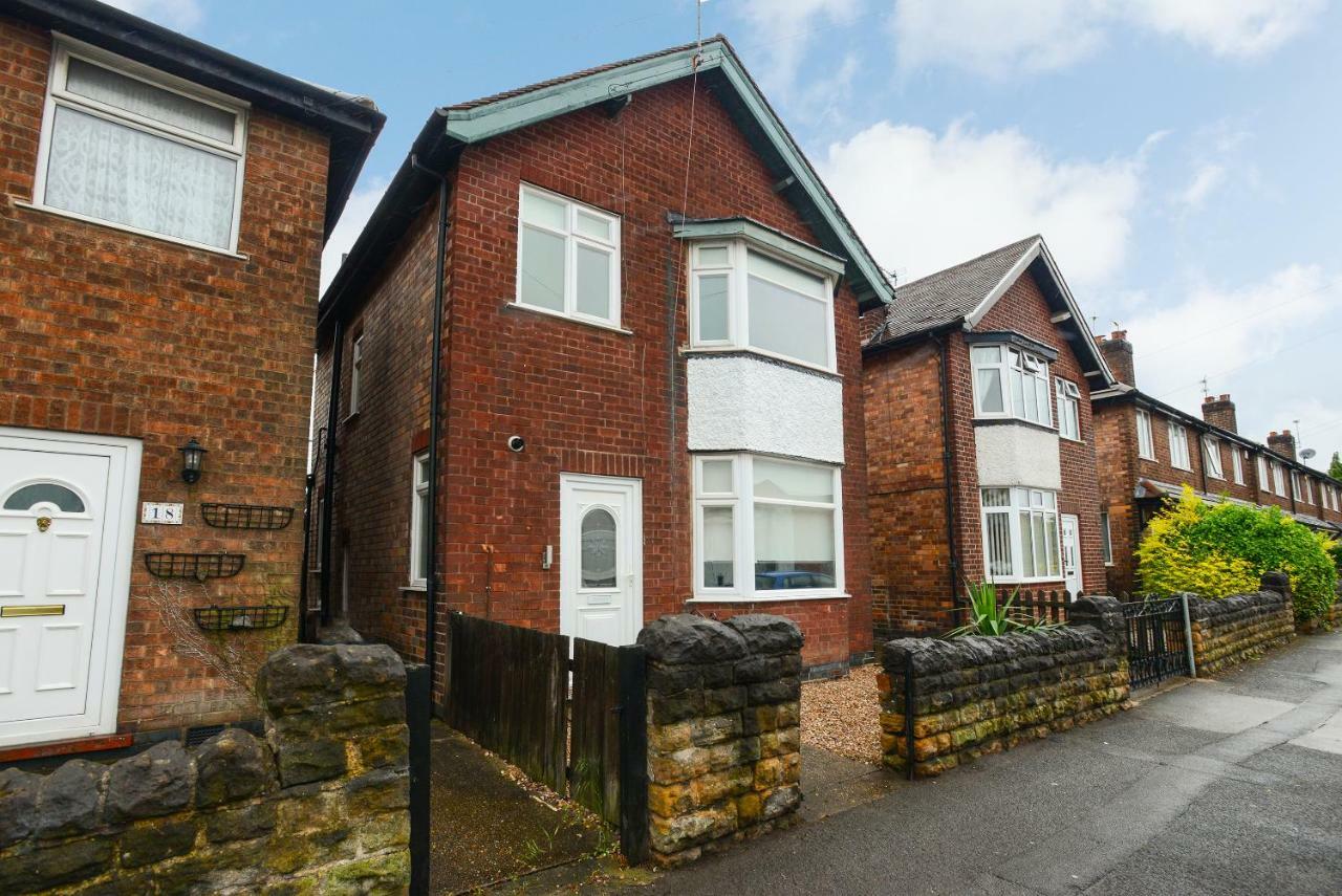 Cosy House In The Heart Of Beeston With Free Parking And Wifi Villa Nottingham Bagian luar foto