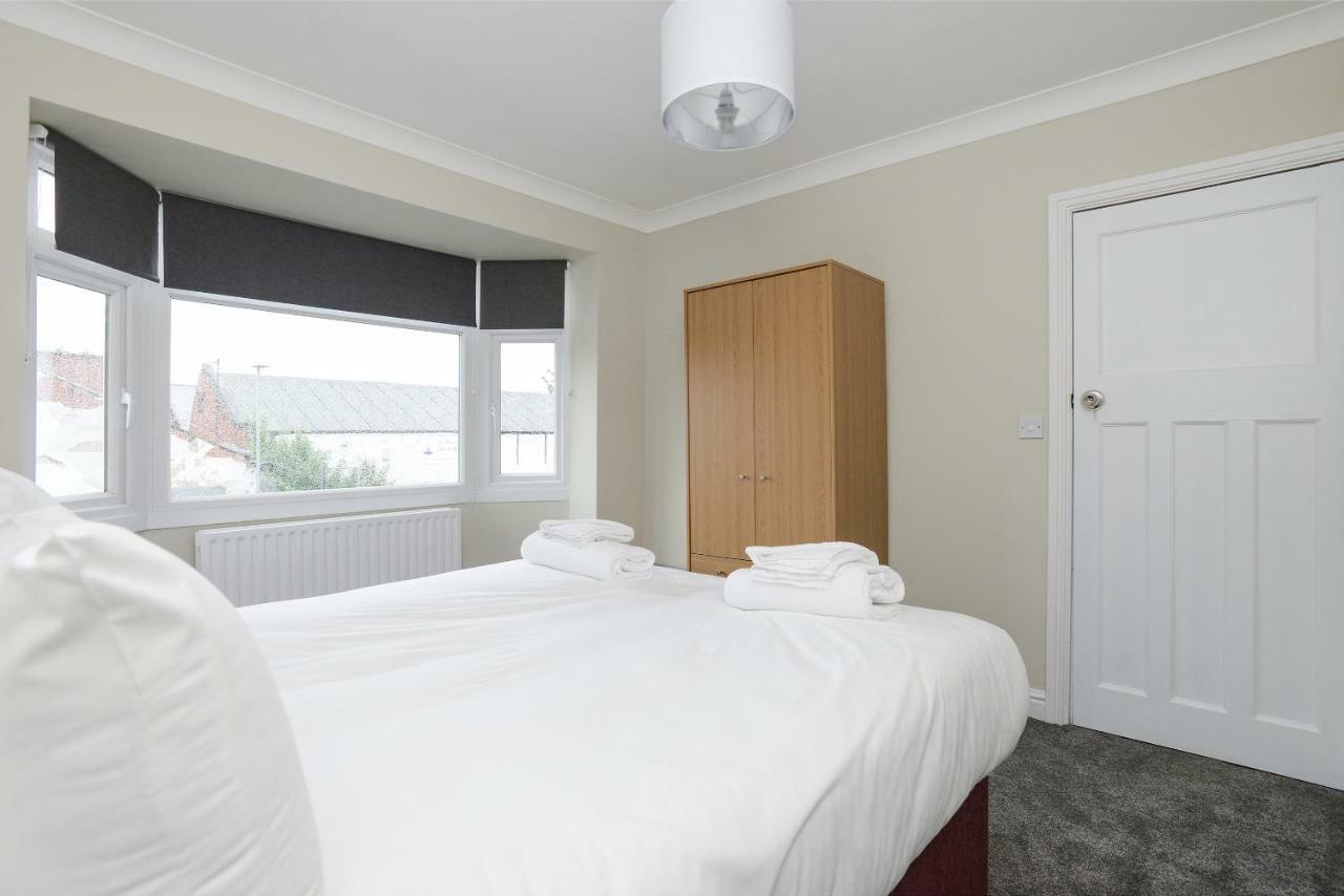 Cosy House In The Heart Of Beeston With Free Parking And Wifi Villa Nottingham Bagian luar foto